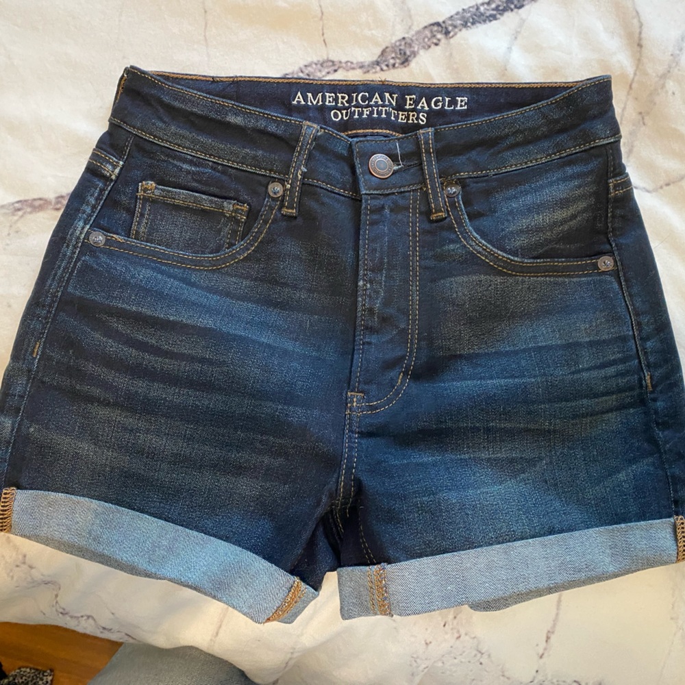 American Eagle Super high-rise shorts size 2.